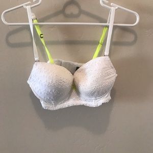 White Eyelet Lace Bra. Size 34 C.